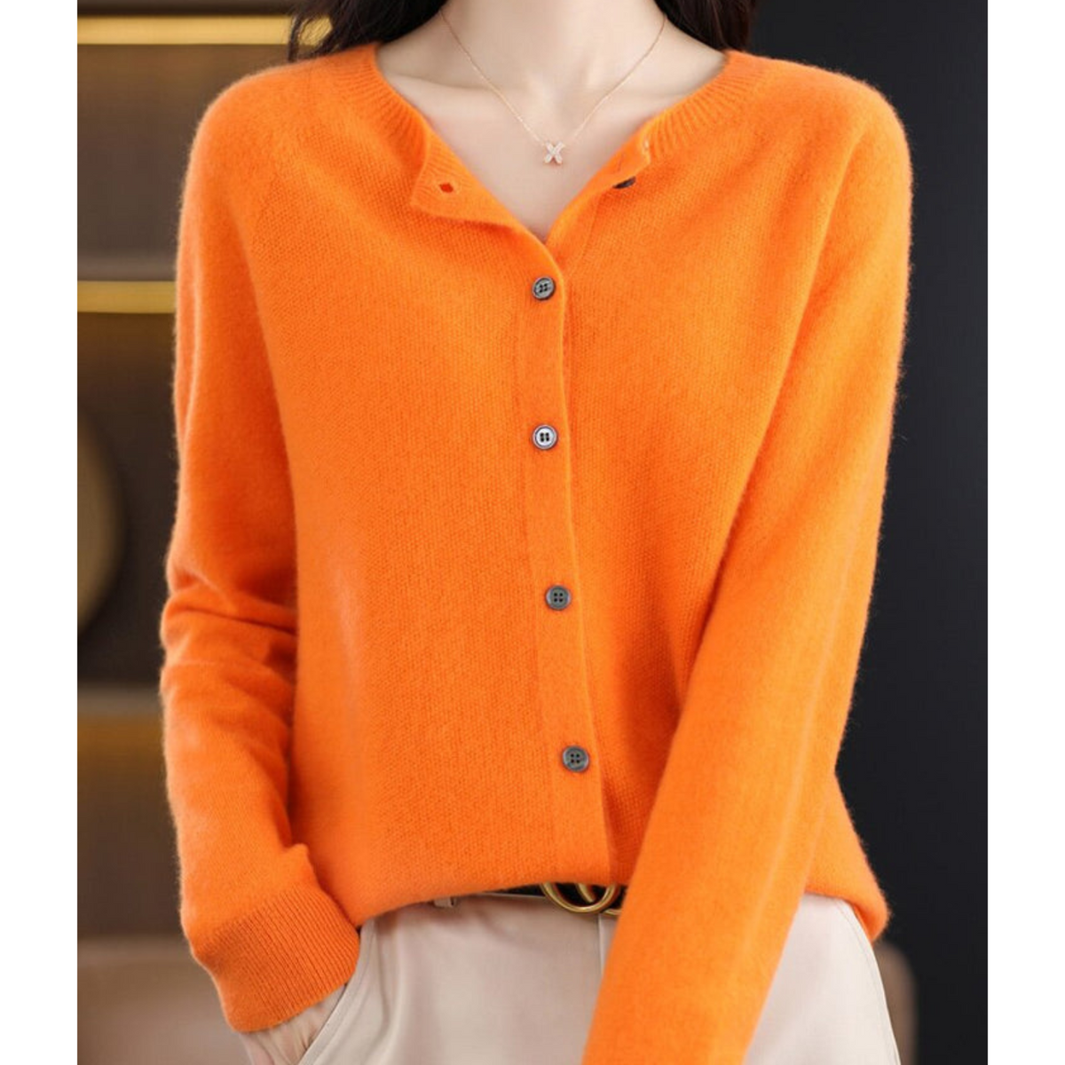 Cárdigan de punto fino con botones para mujer en naranja