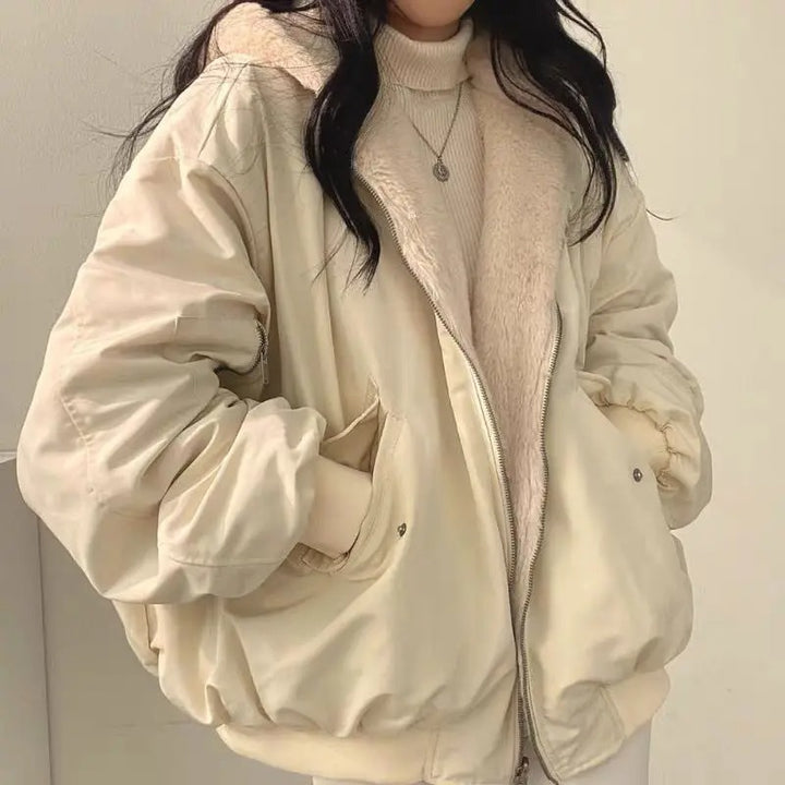 Chaqueta de invierno entallada para mujer en beige