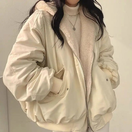 Chaqueta de invierno entallada para mujer en beige