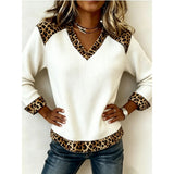 Top de canalé con escote en pico, look completo