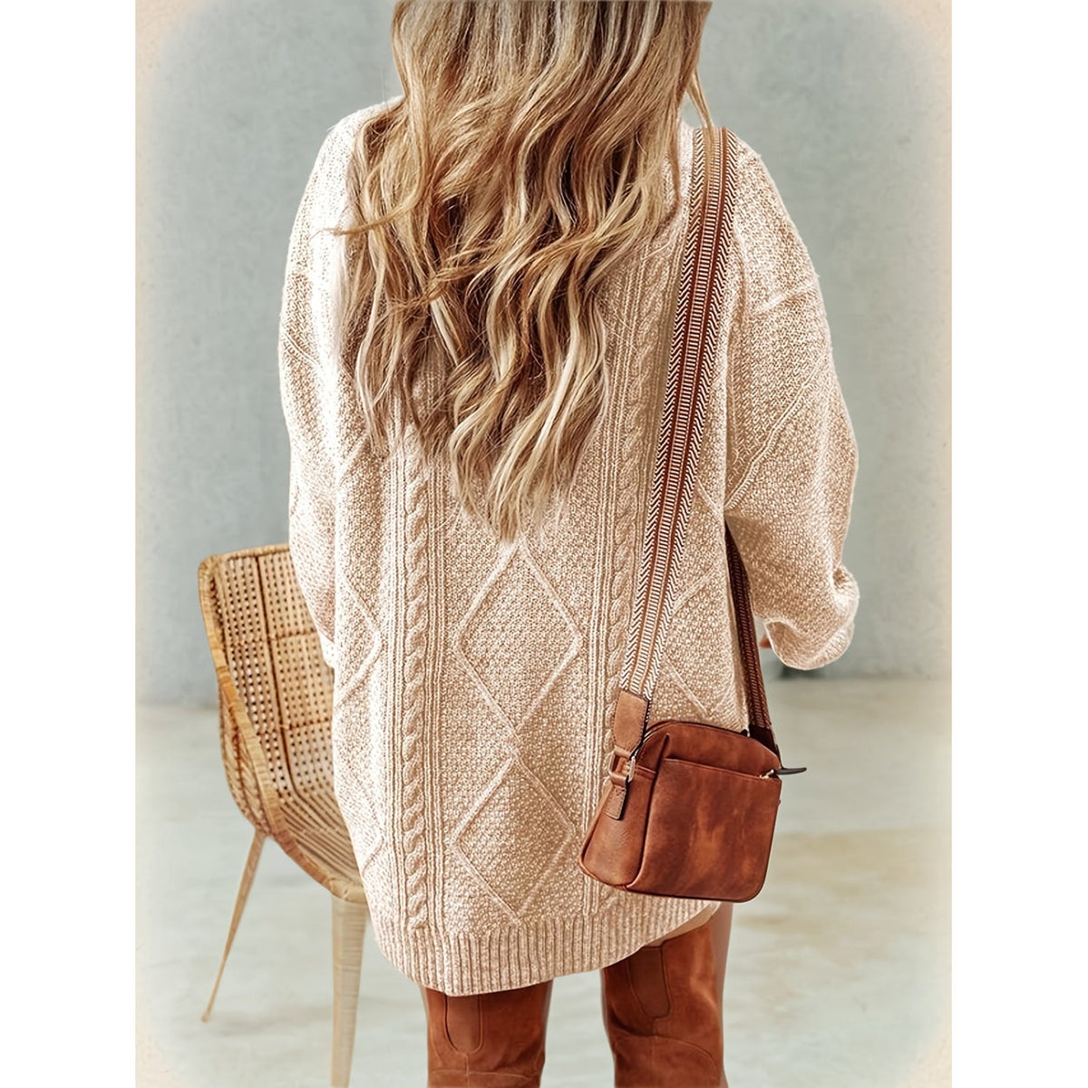 Vestido de punto trenzado para mujer, de cerca